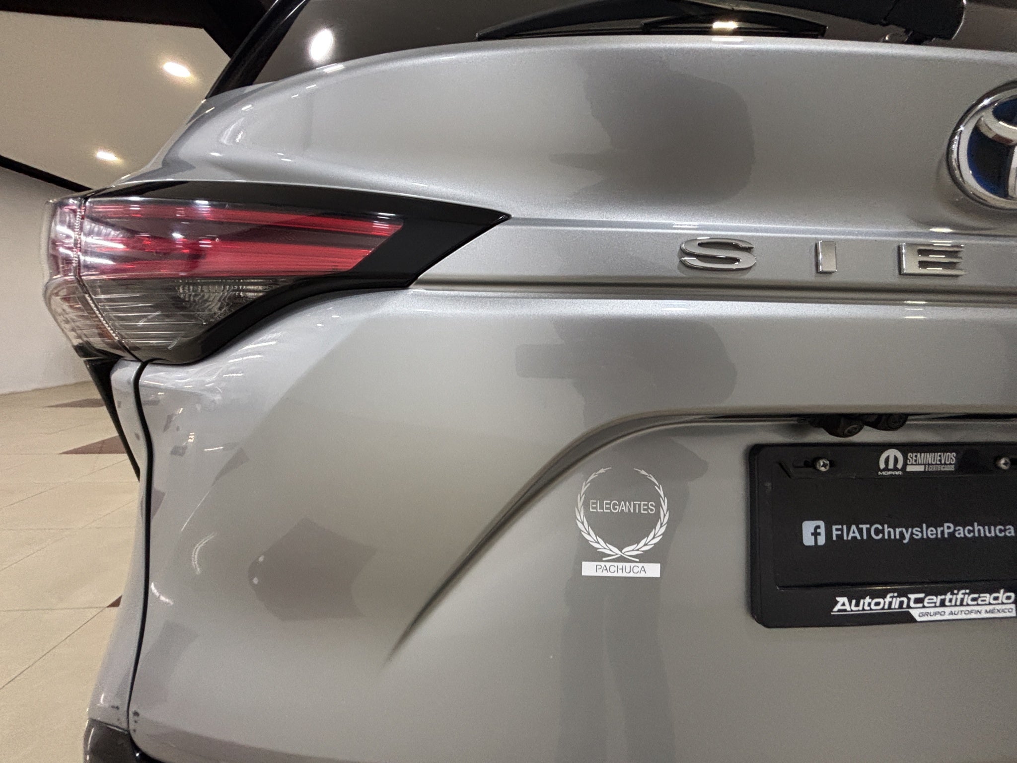 2022 Toyota Sienna 2.5 Limited Hibrido At