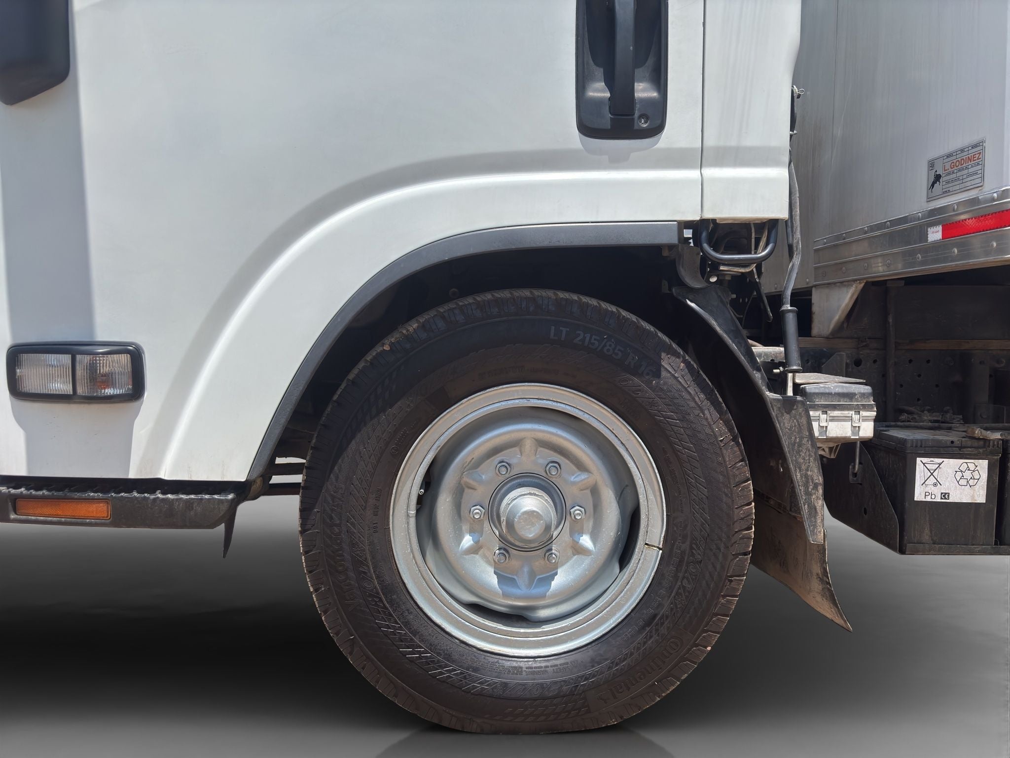 2022 Isuzu Elf 100 Corta Mt