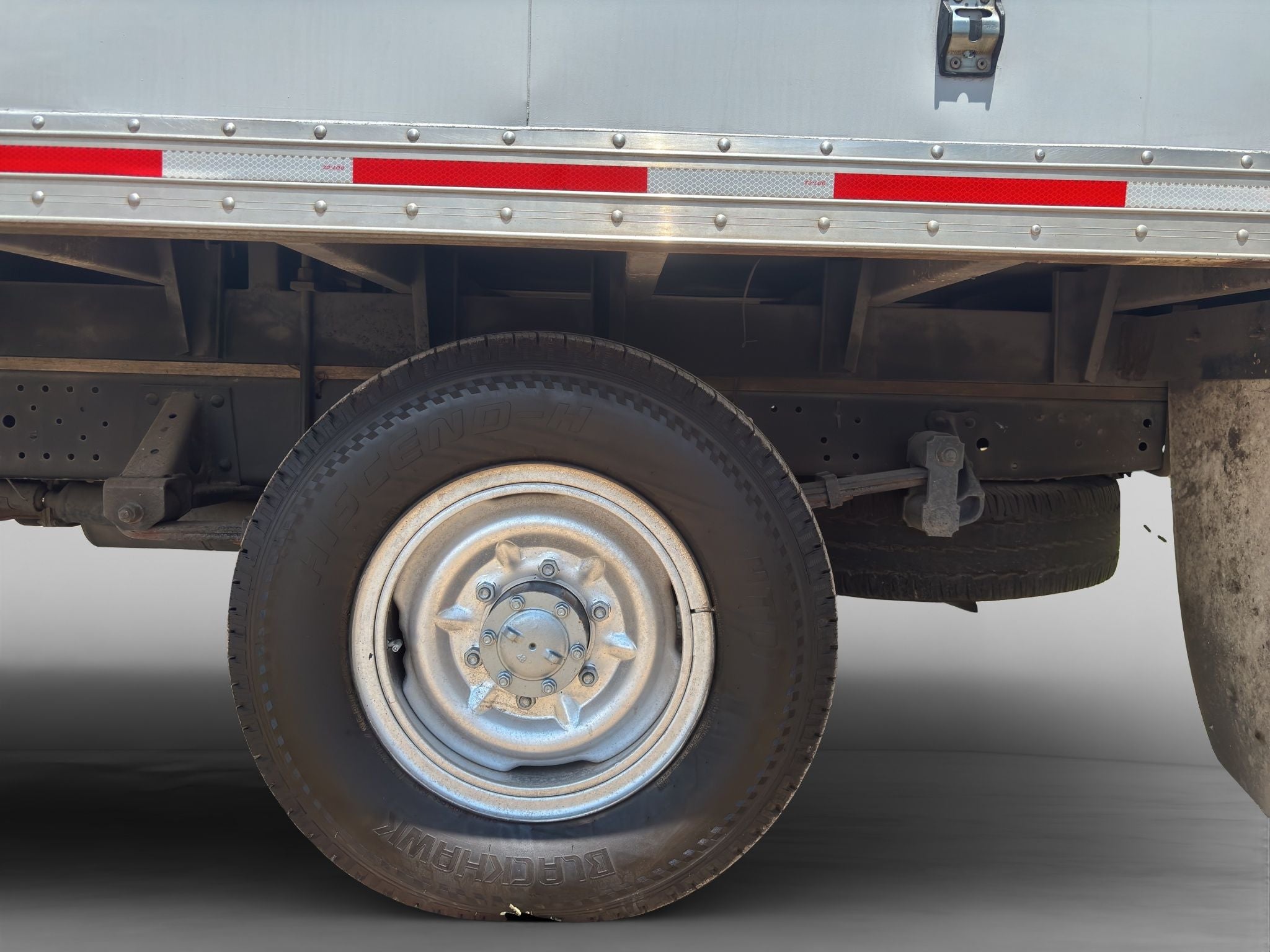 2022 Isuzu Elf 100 Corta Mt