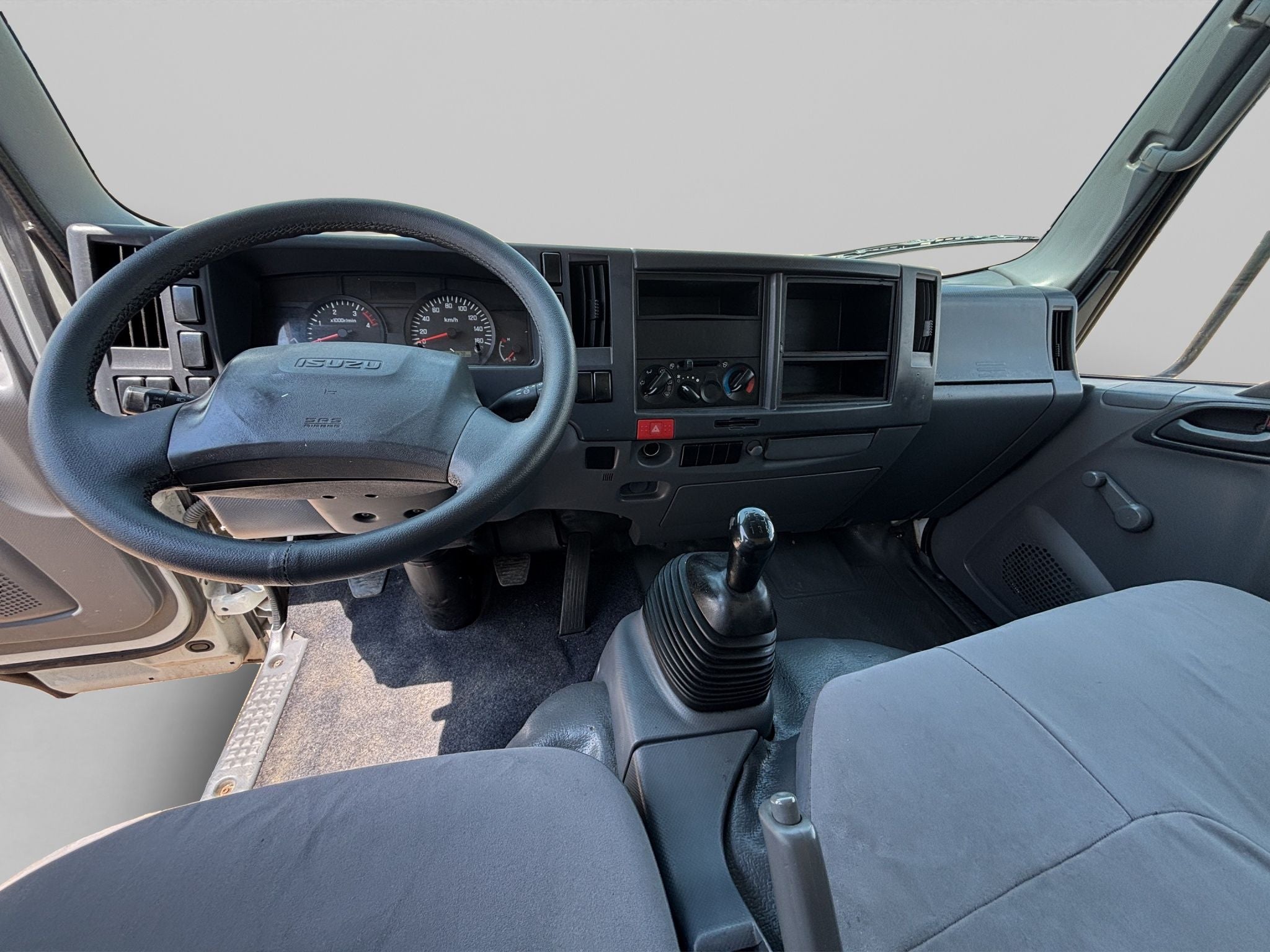 2022 Isuzu Elf 100 Corta Mt
