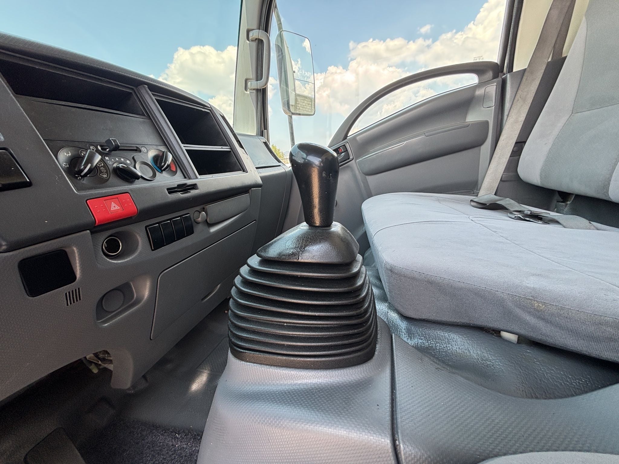 2022 Isuzu Elf 100 Corta Mt