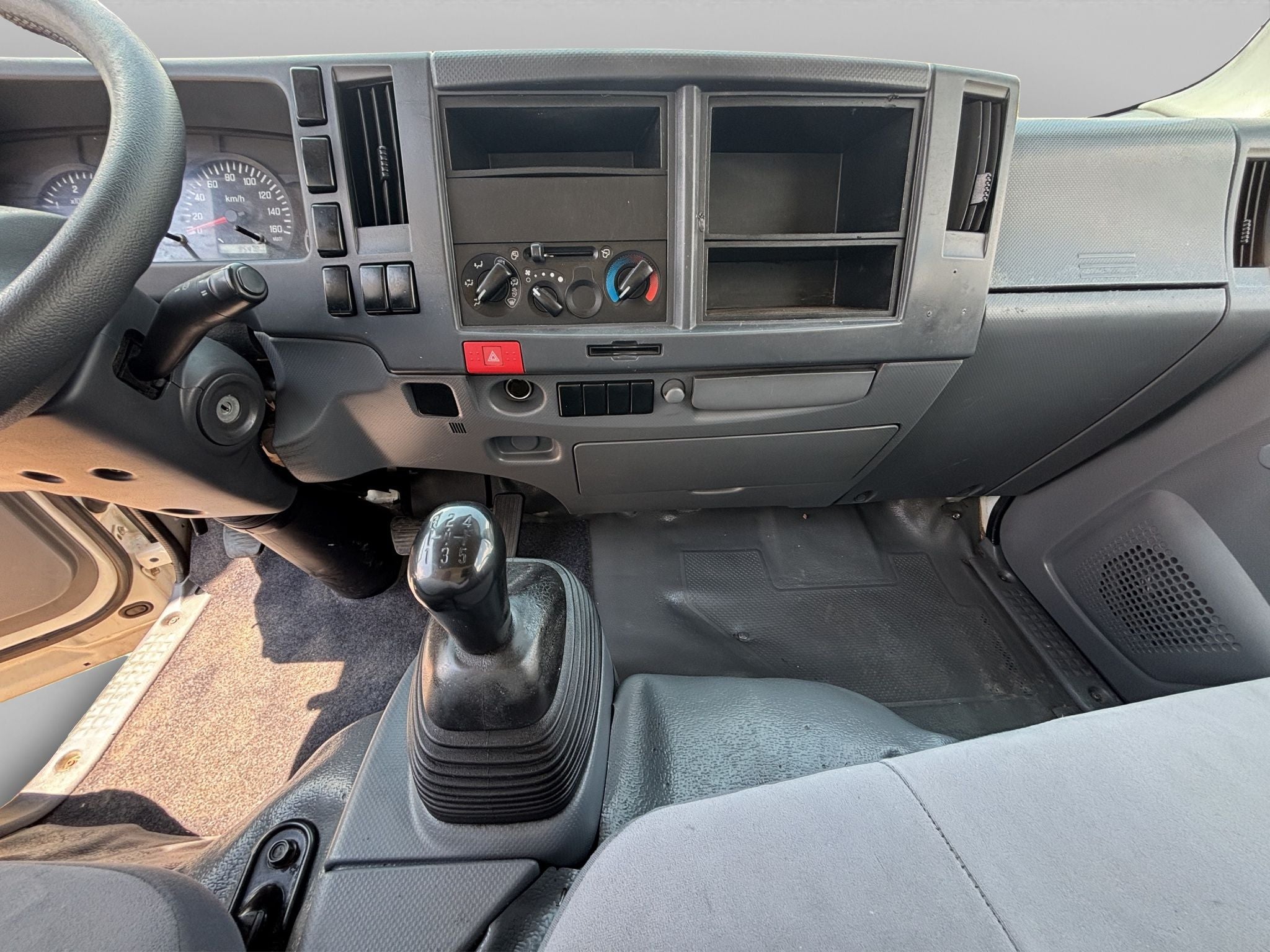 2022 Isuzu Elf 100 Corta Mt