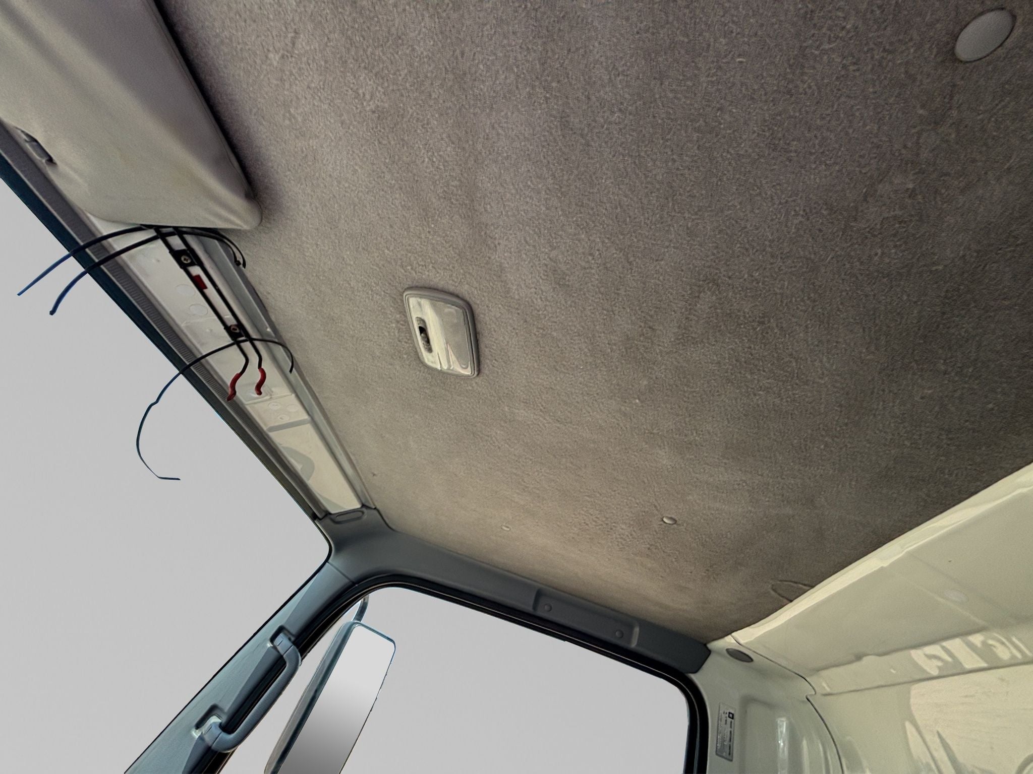 2022 Isuzu Elf 100 Corta Mt