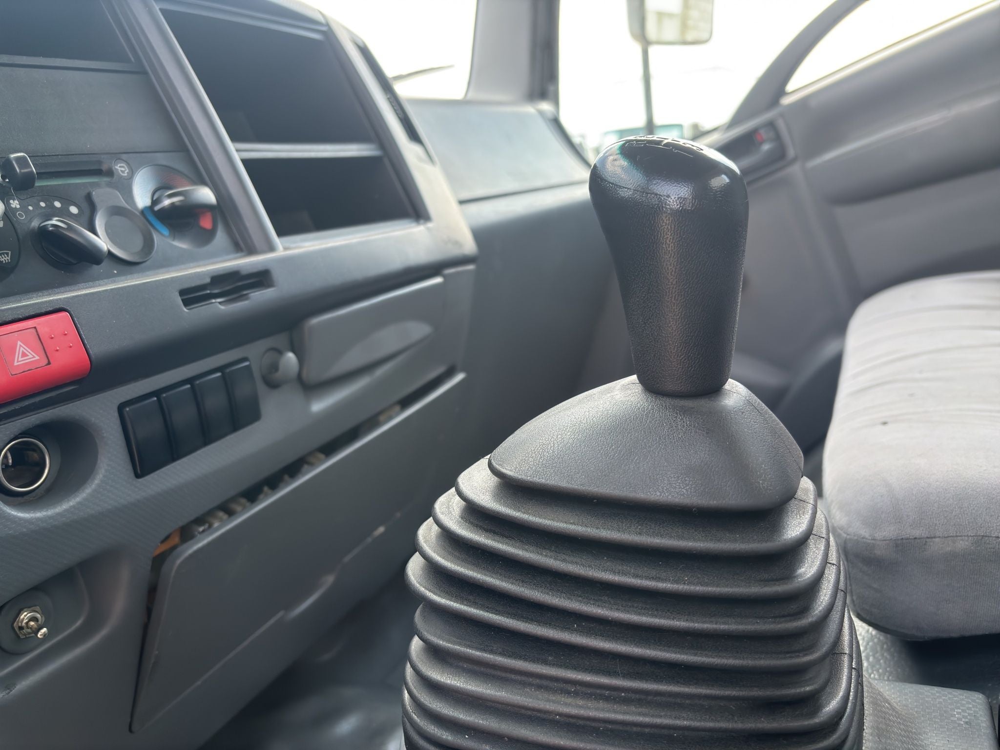 2023 Isuzu Elf 400 400 H 2.9