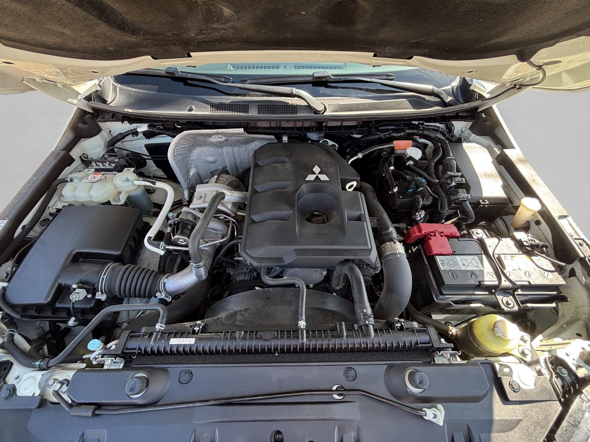 2025 Mitsubishi L200 2.4 Glx Cabina Doble 4x4 Diesel Mt