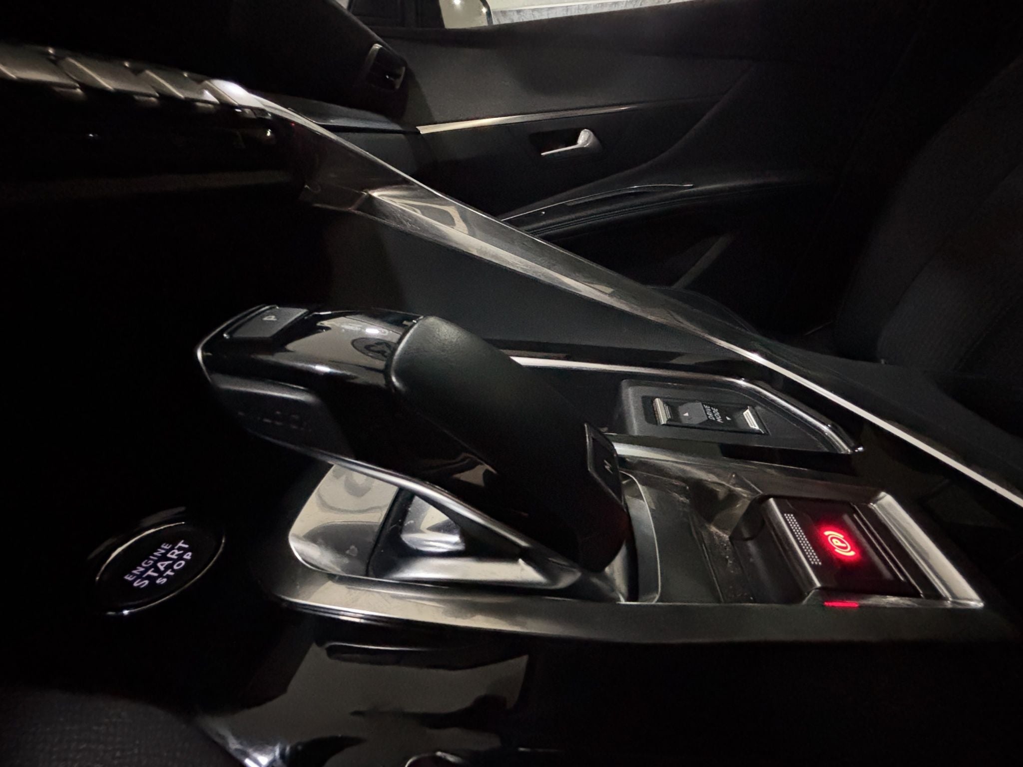 2023 Peugeot 3008 1.6 Allure Pack At