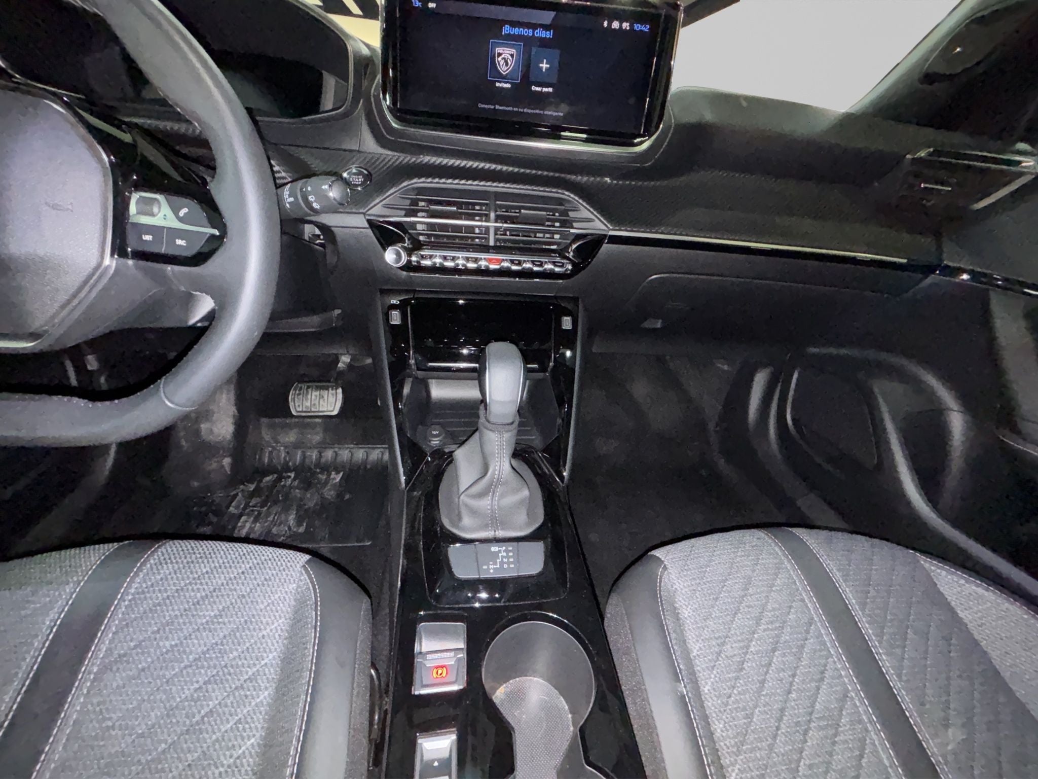 2025 Peugeot 2008 1.2 Allure Pack At