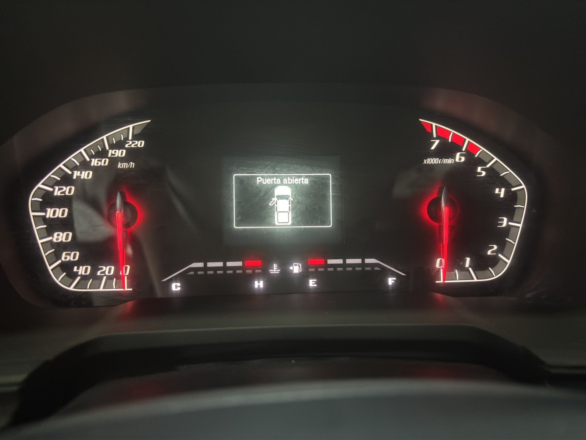 2025 RAM 1200 2.4 Tradesman Crew Cab Mt