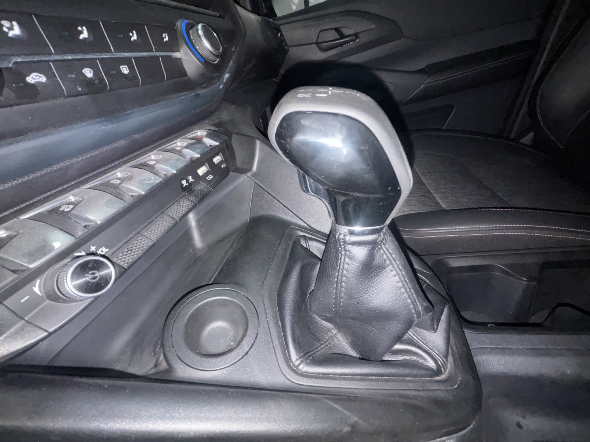 2025 RAM 1200 2.4 Tradesman Crew Cab Mt