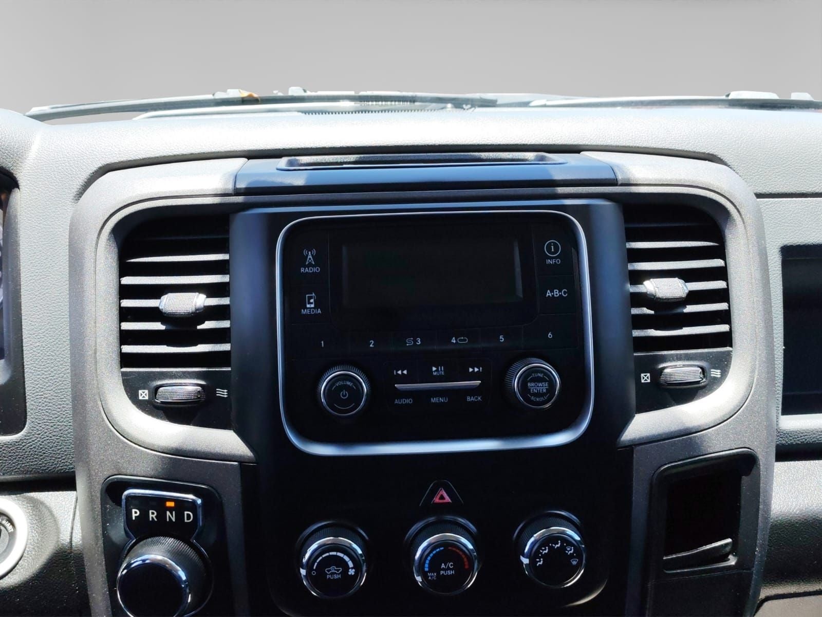 2020 RAM 1500 3.3 V6 XL Cab Regular 4x2 AT