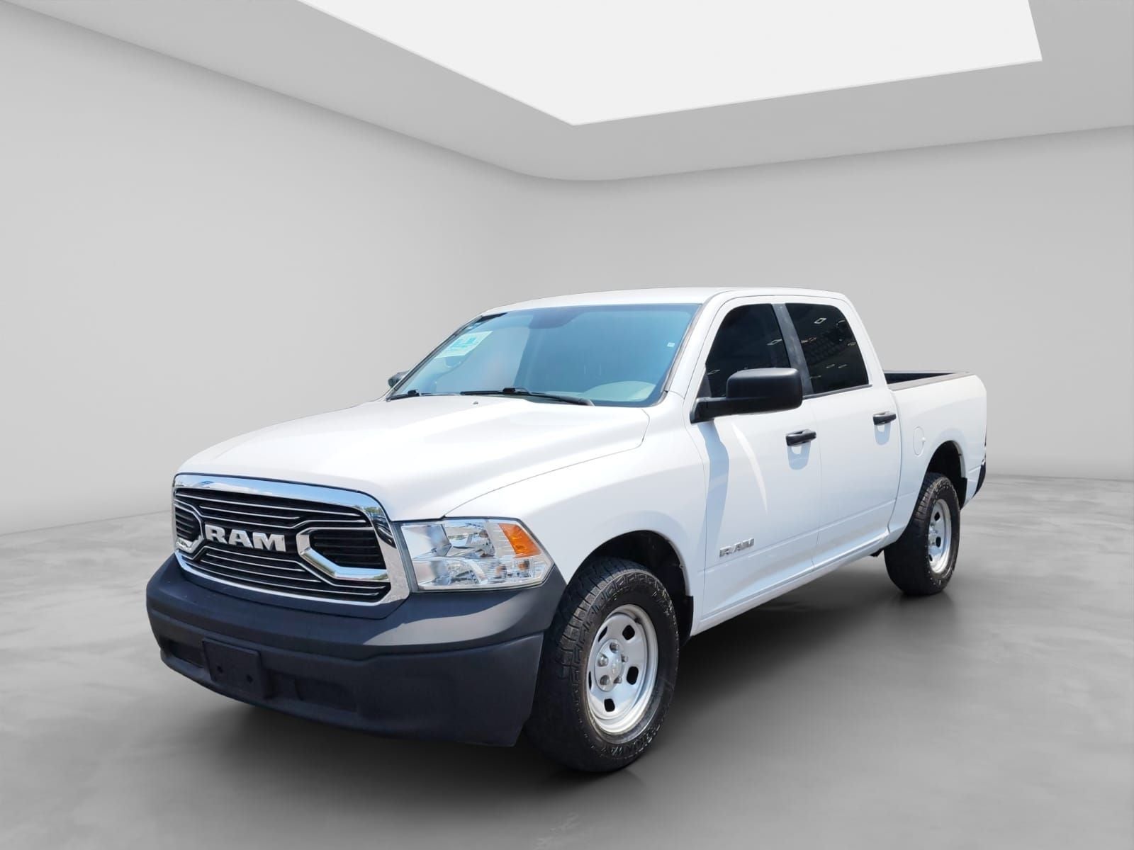 2020 RAM 1500 3.3 V6 XL Crew Cab 4x2 At