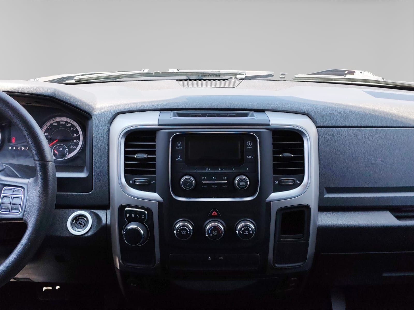 2020 RAM 1500 3.3 V6 XL Crew Cab 4x2 At