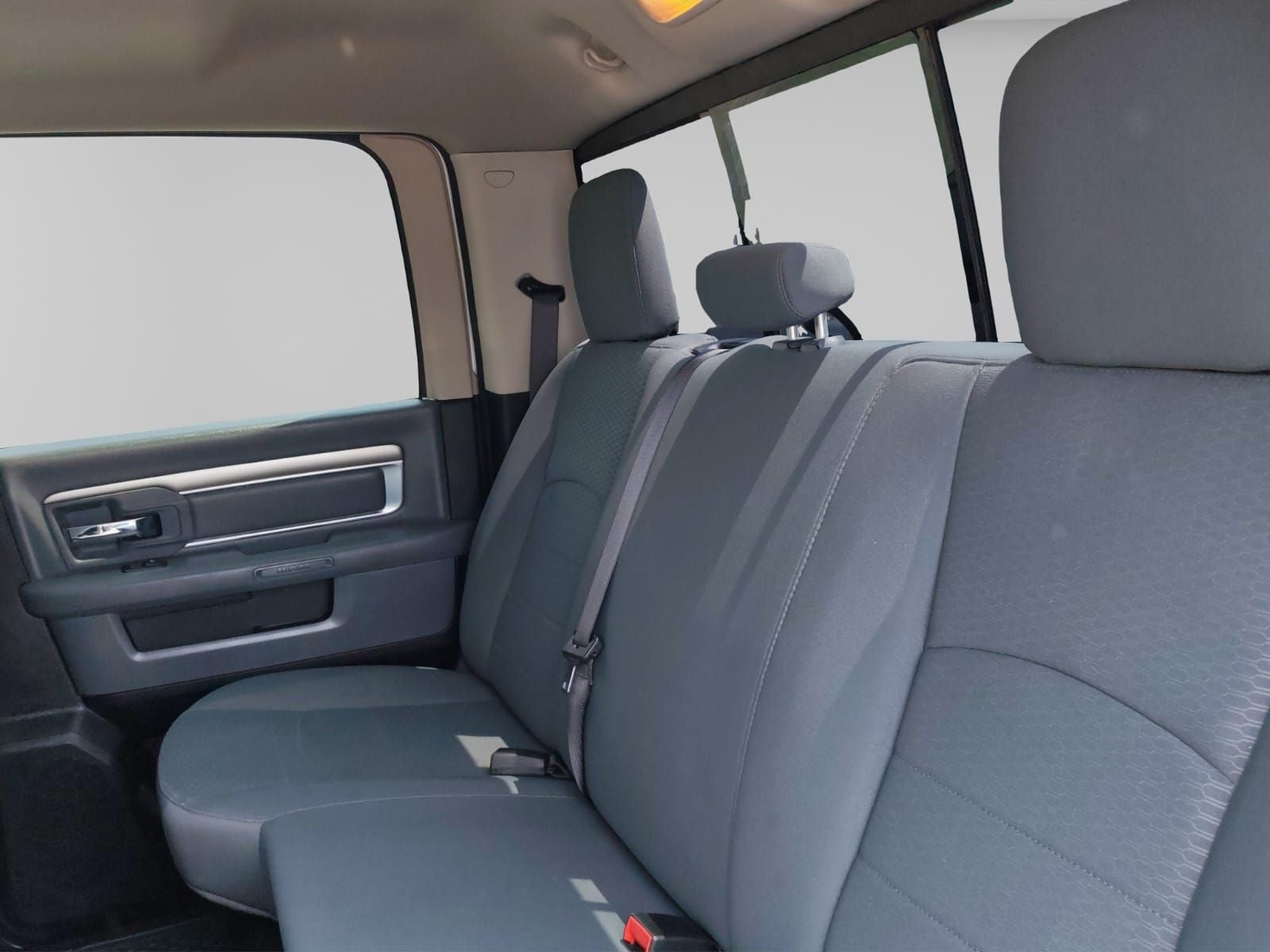 2020 RAM 1500 3.3 V6 XL Crew Cab 4x2 At