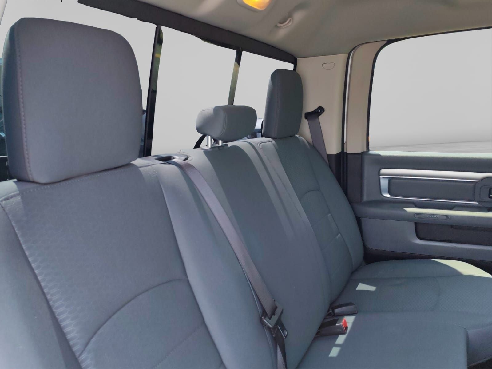 2020 RAM 1500 3.3 V6 XL Crew Cab 4x2 At