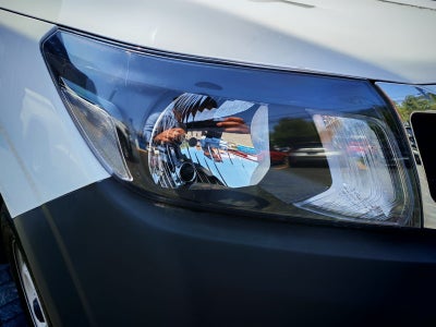 2020 Nissan NP300 Doble Cabina 2.5 SE Paq Seguridad Mt