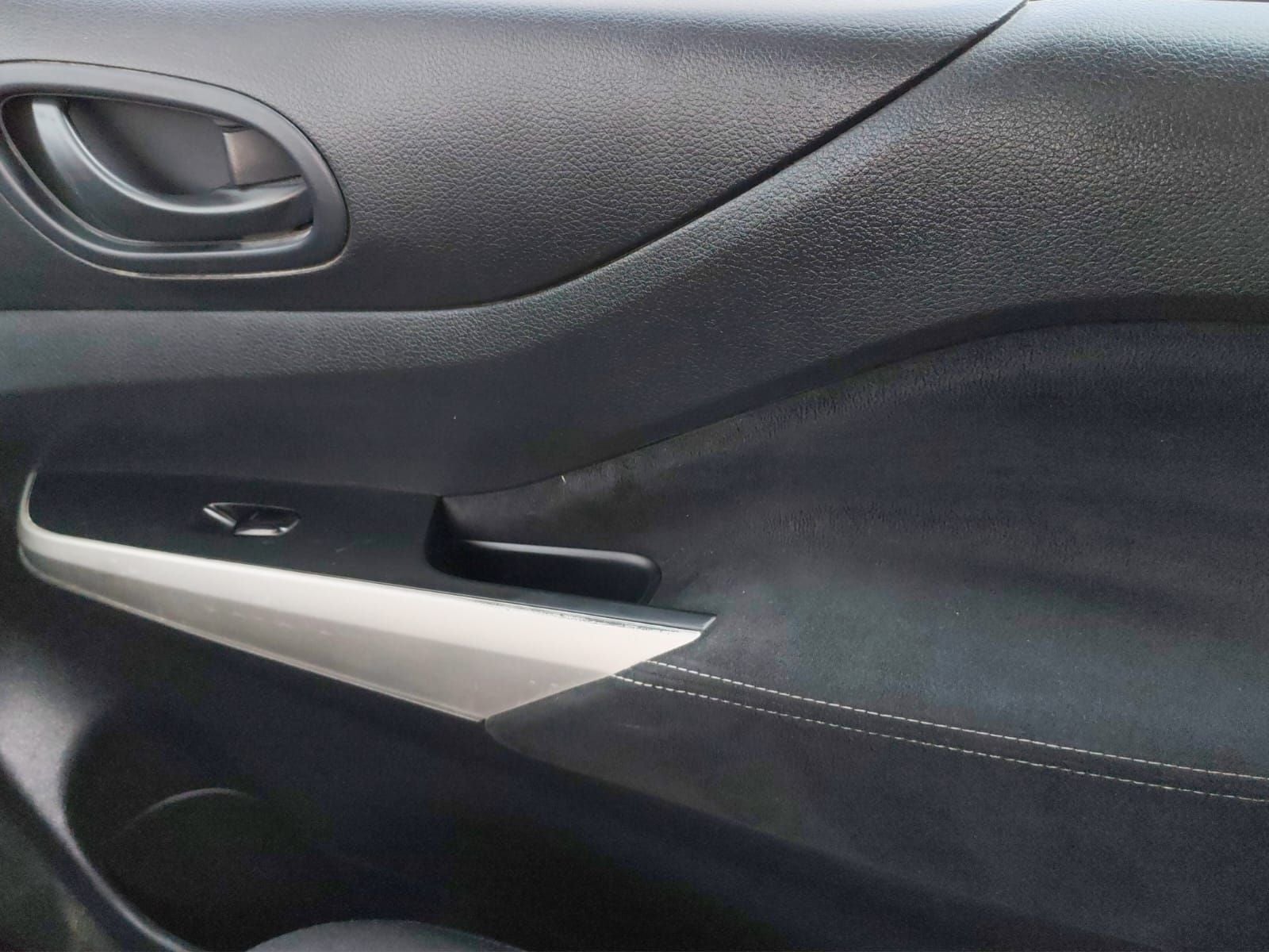 2020 Nissan NP300 Doble Cabina 2.5 SE Paq Seguridad Mt