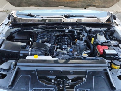 2020 Nissan NP300 2.4 Doble Cabina Se Aa Pack Seg Mt