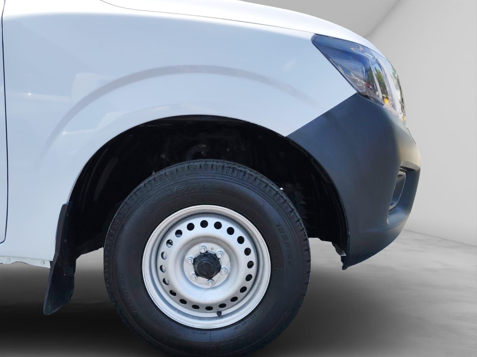 2020 Nissan NP300 2.4 Doble Cabina Se Aa Pack Seg Mt