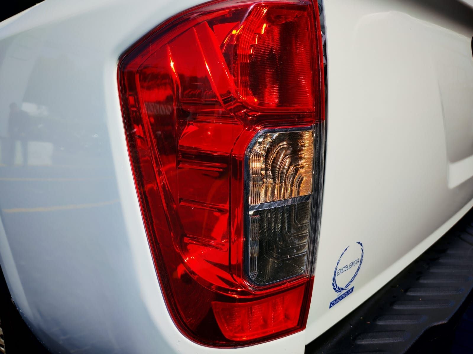 2020 Nissan NP300 2.4 Doble Cabina Se Aa Pack Seg Mt