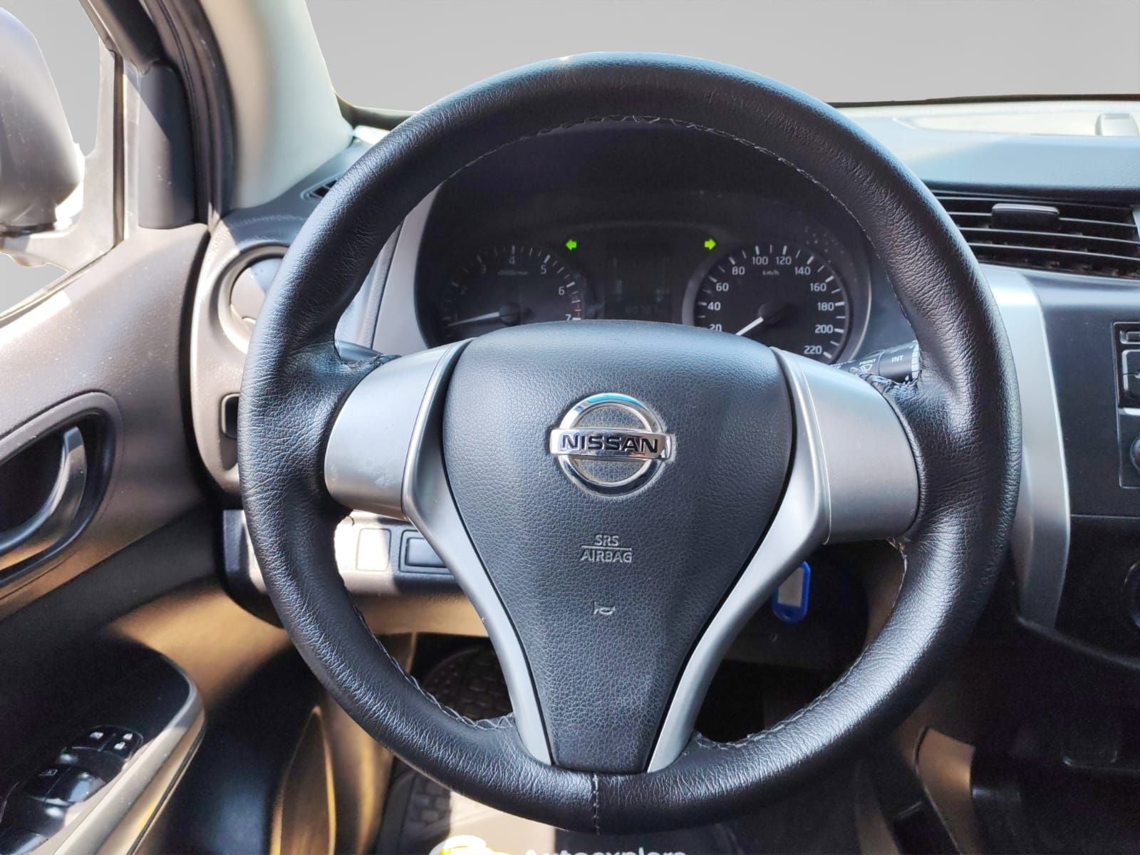 2020 Nissan NP300 2.4 Doble Cabina Se Aa Pack Seg Mt