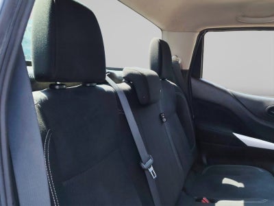 2020 Nissan NP300 2.4 Doble Cabina Se Aa Pack Seg Mt