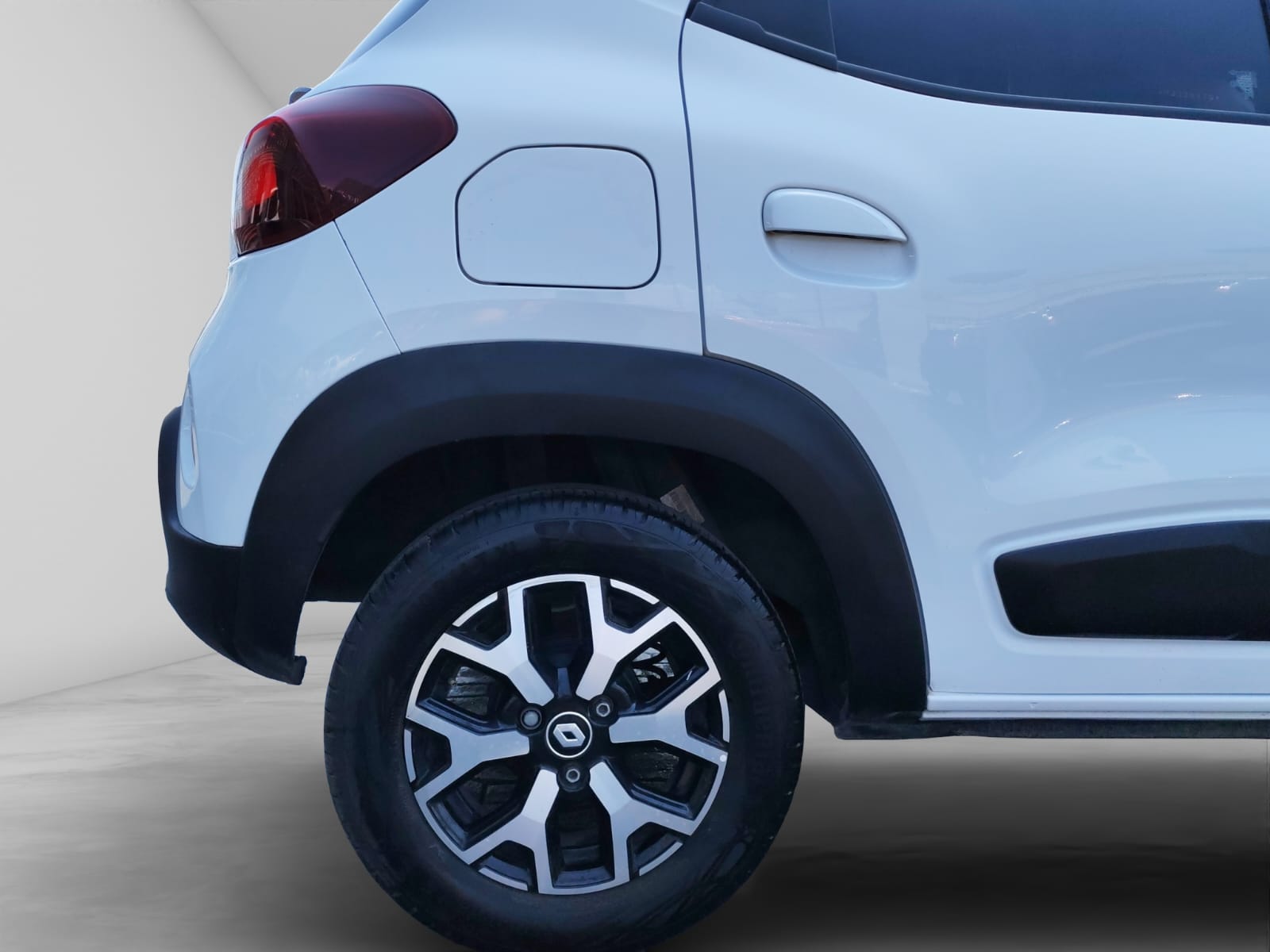 2023 Renault Kwid 1.0 Outsider Mt