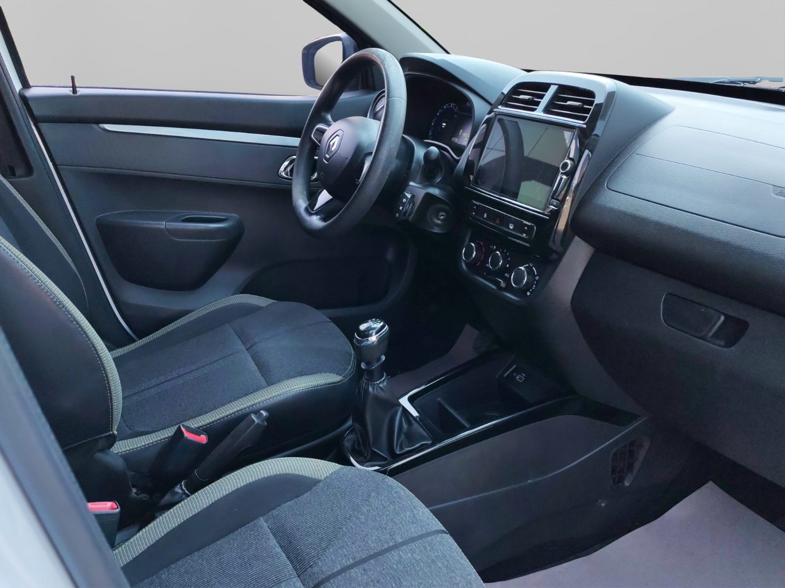 2023 Renault Kwid 1.0 Outsider Mt