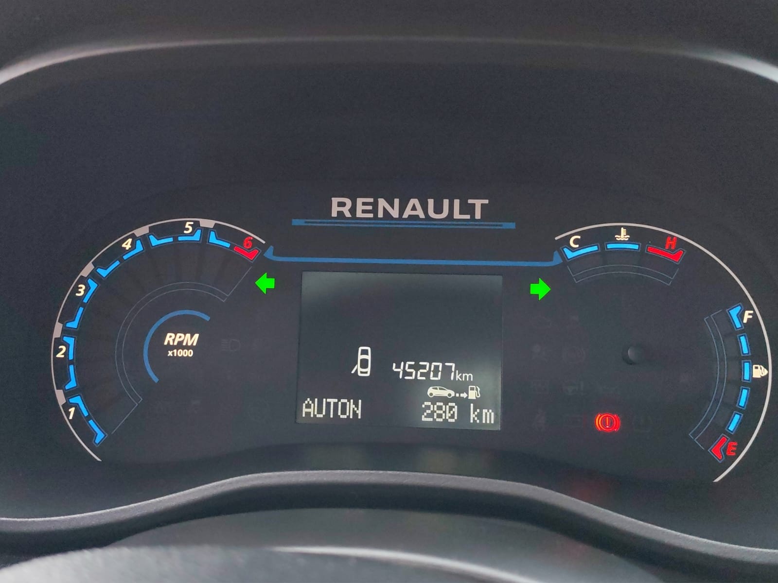 2023 Renault Kwid 1.0 Outsider Mt