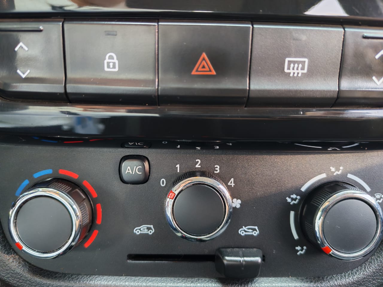 2023 Renault Kwid 1.0 Outsider Mt