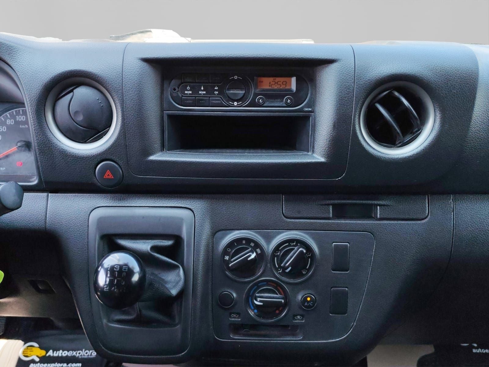 2023 Nissan Urvan 2.5 Panel Amplia AA Mt