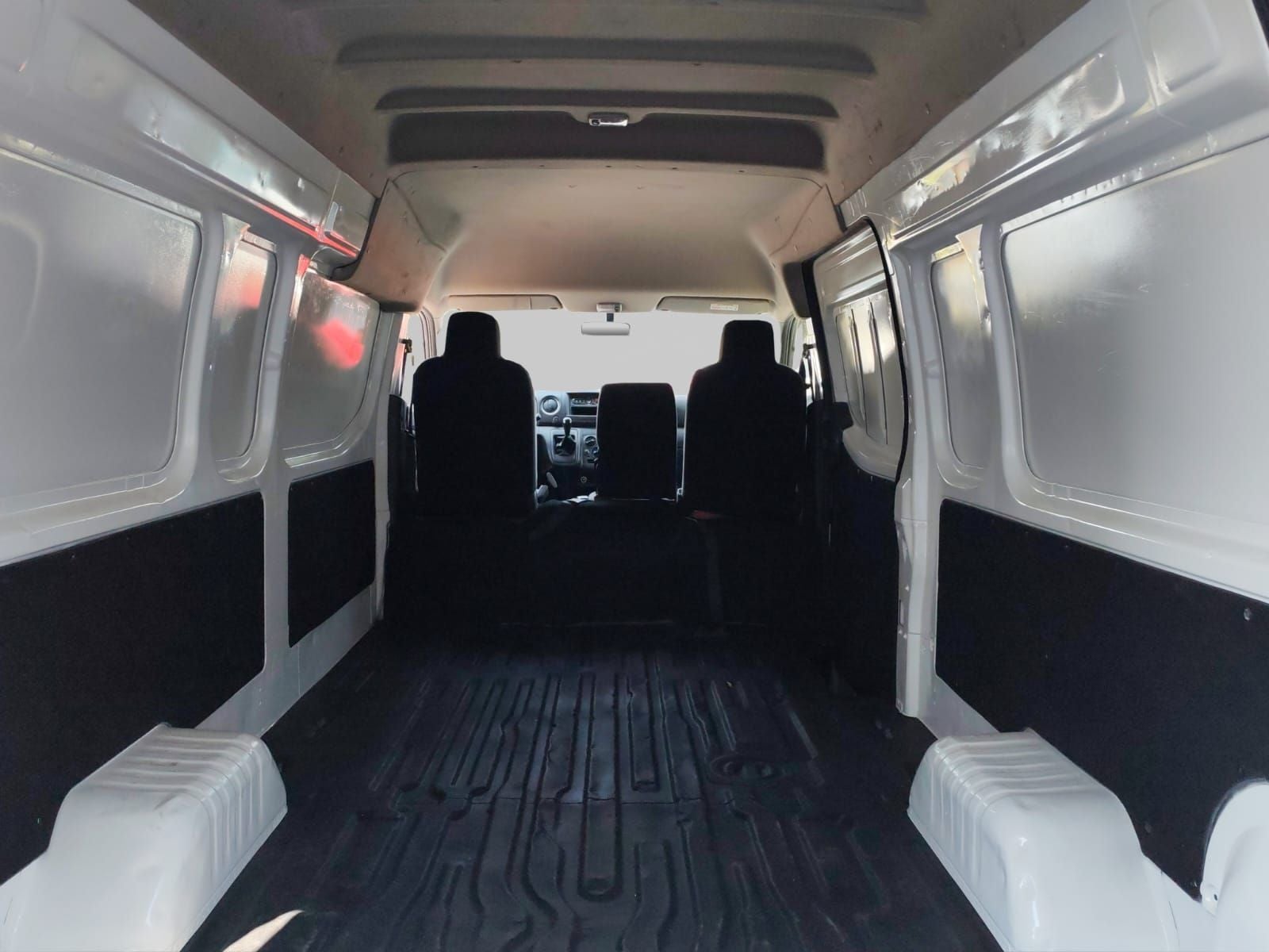 2023 Nissan Urvan 2.5 Panel Amplia AA Mt