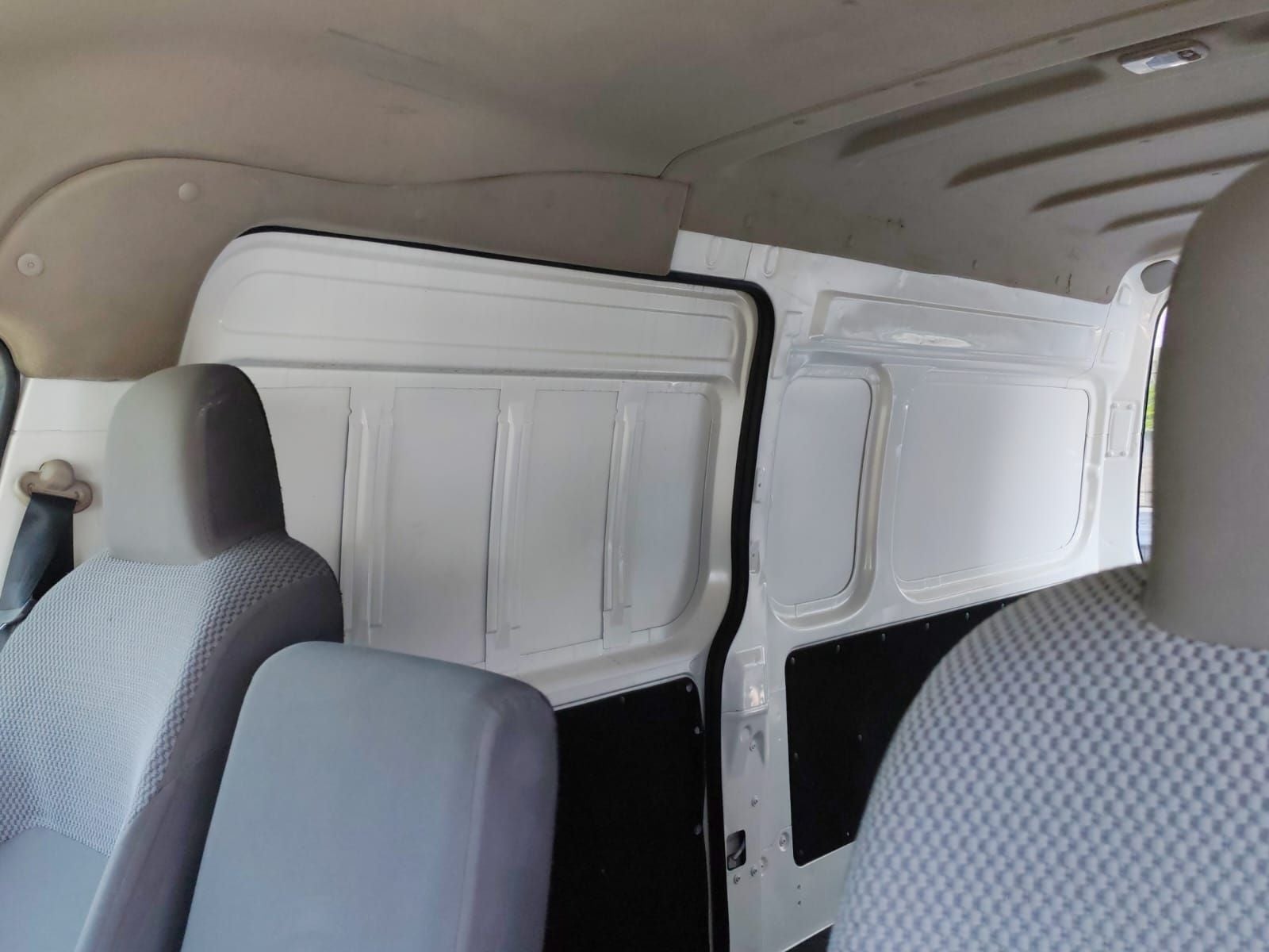 2023 Nissan Urvan 2.5 Panel Amplia AA Mt