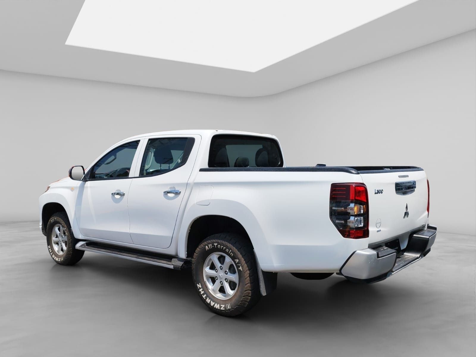 2022 Mitsubishi L200 2.4 GLX 4x4 Diésel Mt