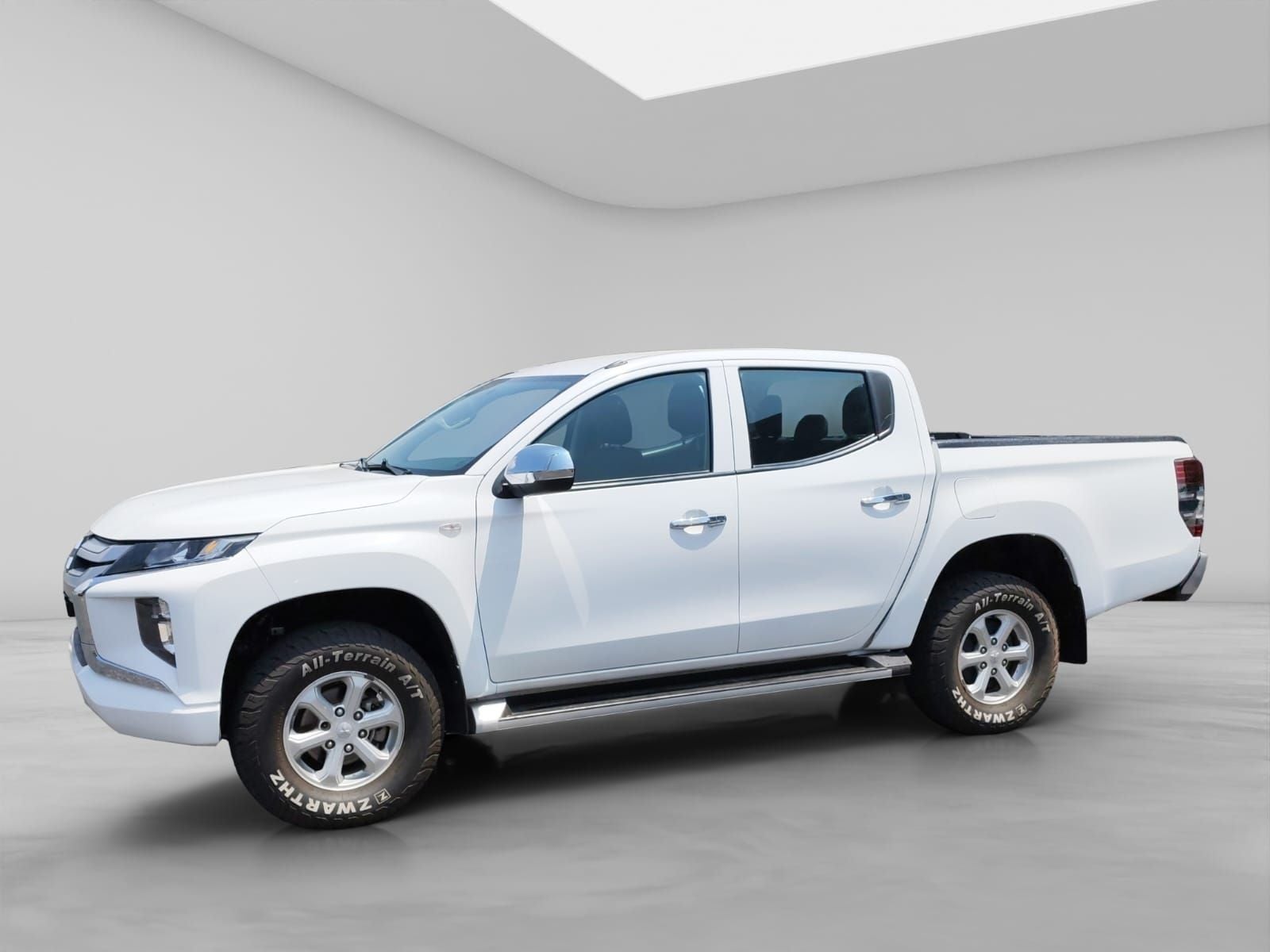 2022 Mitsubishi L200 2.4 GLX 4x4 Diésel Mt