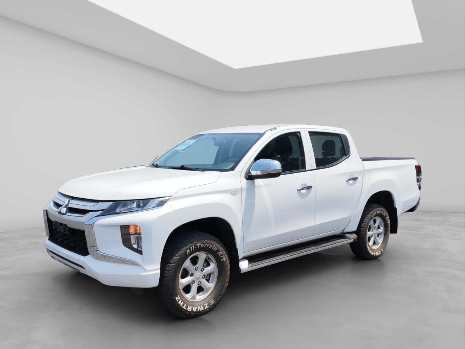 2022 Mitsubishi L200 2.4 GLX 4x4 Diésel Mt