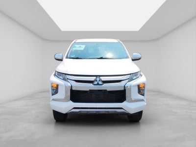 2022 Mitsubishi L200 2.4 GLX 4x4 Diésel Mt