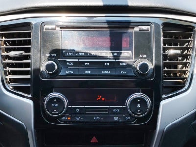 2022 Mitsubishi L200 2.4 GLX 4x4 Diésel Mt