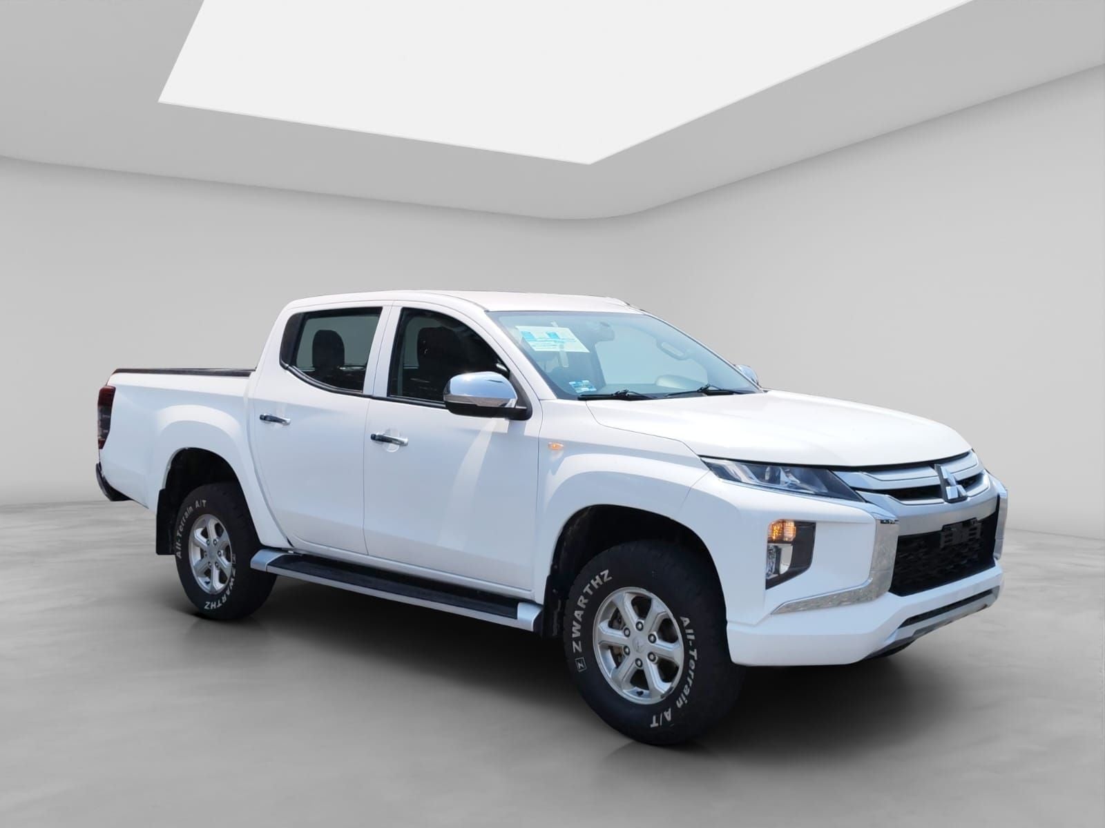 2022 Mitsubishi L200 2.4 GLX 4x4 Diésel Mt