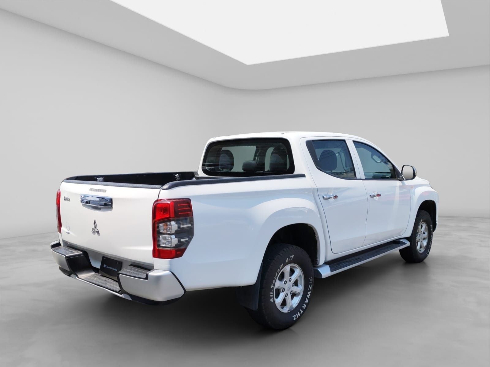 2022 Mitsubishi L200 2.4 GLX 4x4 Diésel Mt