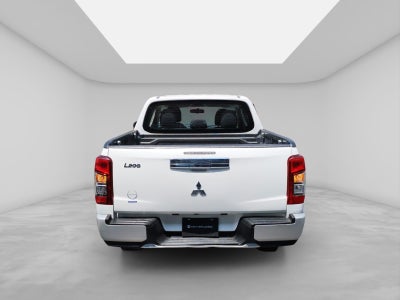 2022 Mitsubishi L200 2.4 GLX 4x4 Diésel Mt