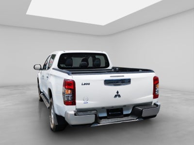 2022 Mitsubishi L200 2.4 GLX 4x4 Diésel Mt