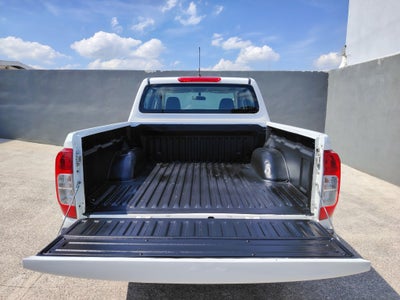 2020 Nissan NP300 2.4 Doble Cabina Se Aa Pack Seg Mt