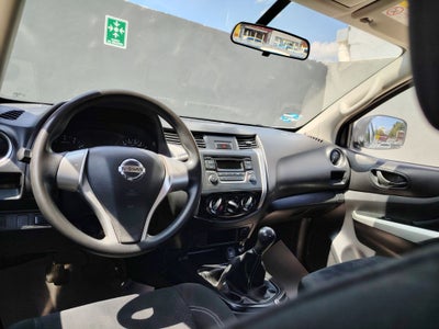 2020 Nissan NP300 2.4 Doble Cabina Se Aa Pack Seg Mt