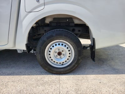 2020 Nissan NP300 2.4 Doble Cabina Se Aa Pack Seg Mt