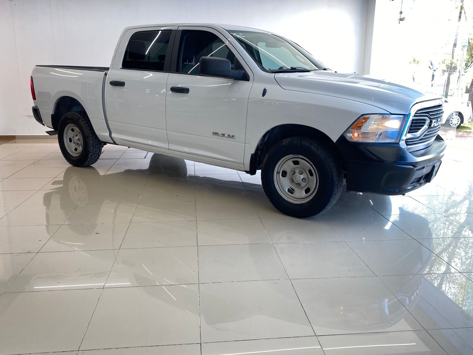 2020 RAM 1500 3.6 V6 Crew Cab SLT At