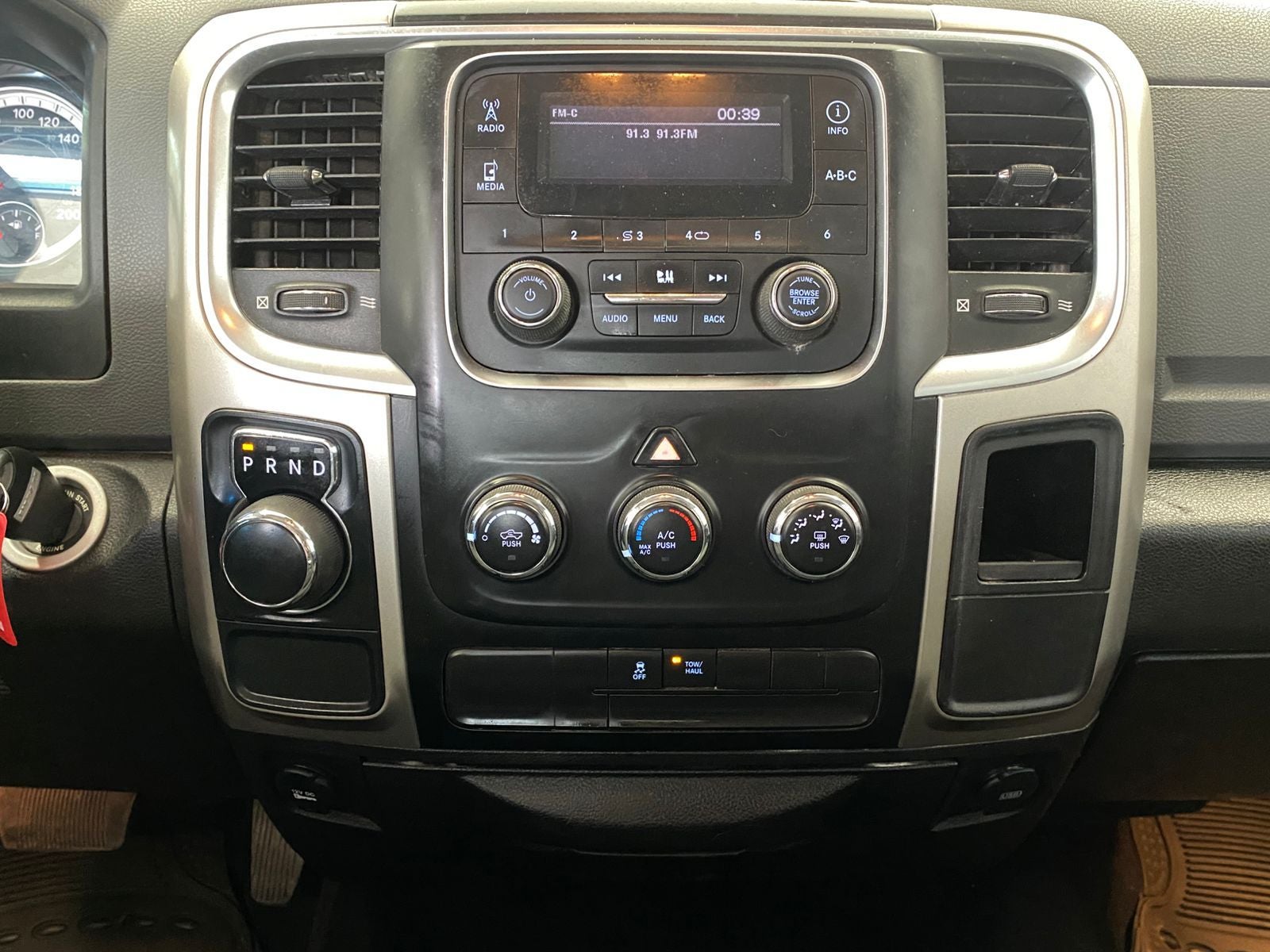 2020 RAM 1500 3.6 V6 Crew Cab SLT At