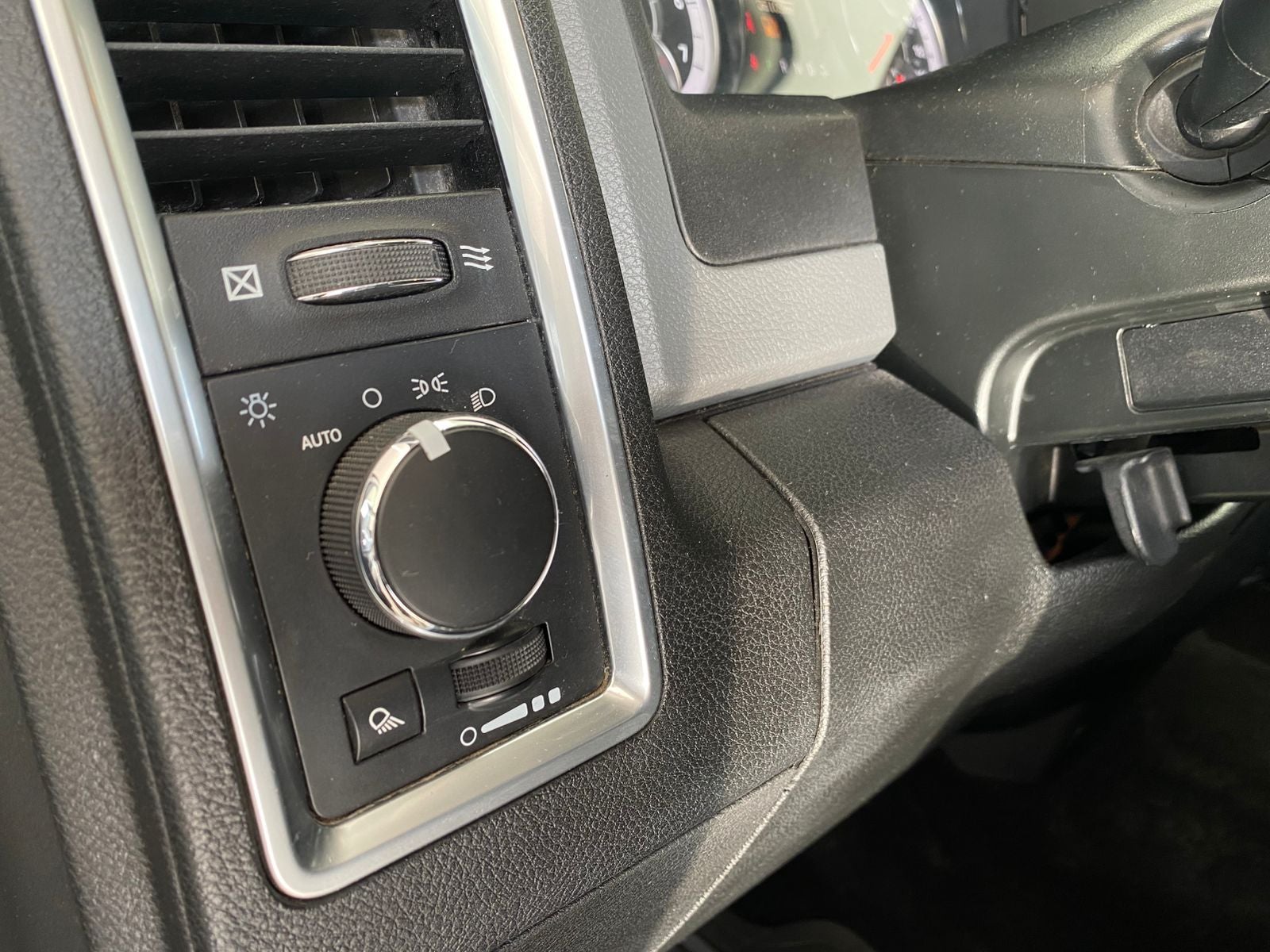 2020 RAM 1500 3.6 V6 Crew Cab SLT At