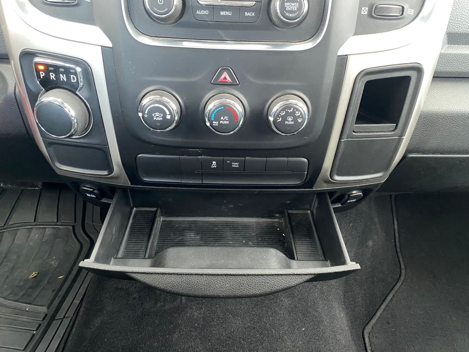 2020 RAM 1500 3.6 V6 Crew Cab SLT At