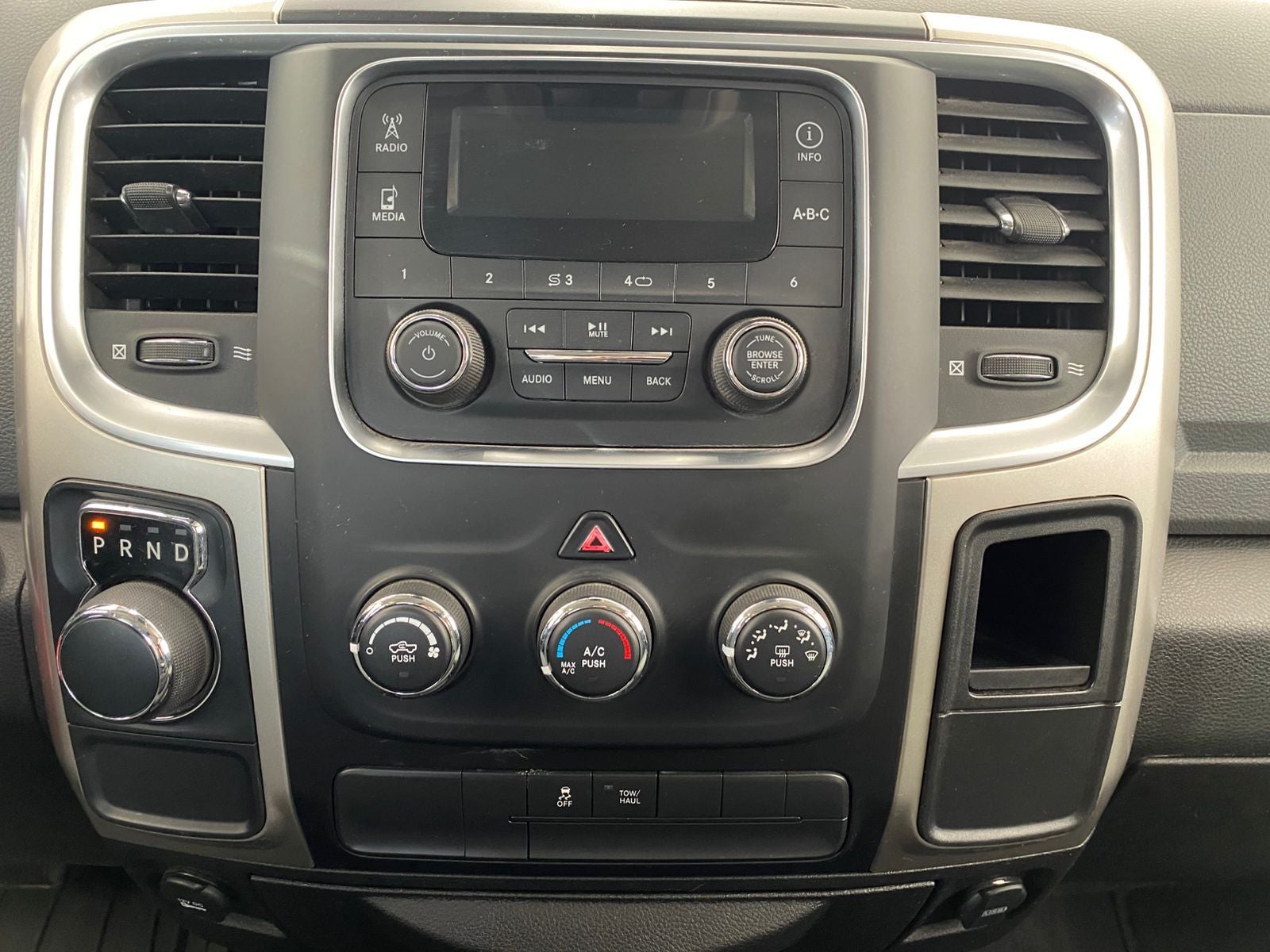 2020 RAM 1500 3.6 V6 Crew Cab SLT At