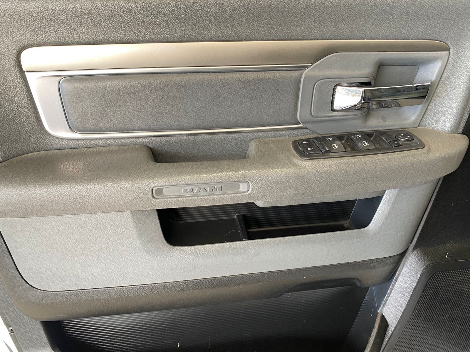 2020 RAM 1500 3.6 V6 Crew Cab SLT At